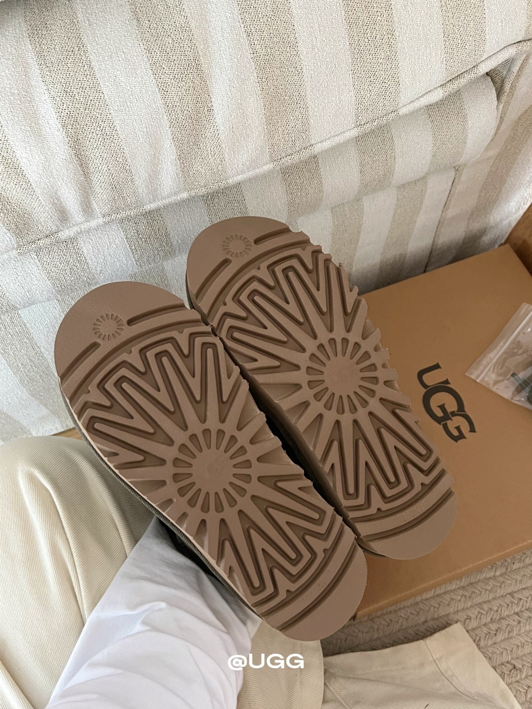 🔥UGG八色薄底梅尔 原来板鞋也能这么卷!UGG梅尔休闲板鞋,颜值与舒适双在线💯 谁规定板鞋只能是单一风