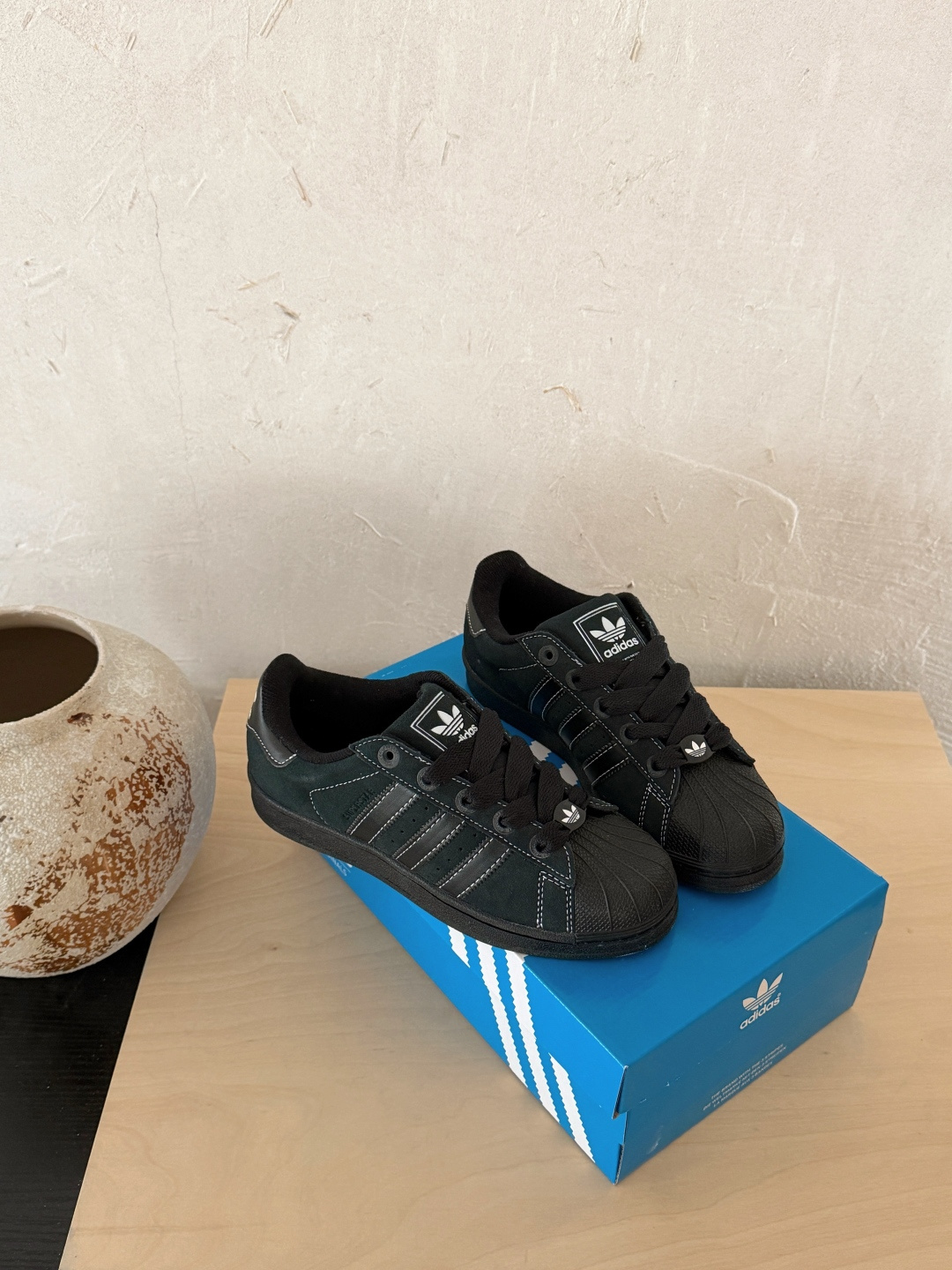 NO:868827,Wide shoelaces, suede black details (couples model), size 35.5 36 36.5 37 38 38.5 39 40 40.5 41 42 42.5 43 44 45, casual shoes/sports shoes, sneakers19860909宽鞋带 翻毛黑细节（情侣款） 码数35.5 36 36.5 37 38 38.5 39 40 40.5 41 42 42.5 43 44 45,休闲鞋/运动鞋,sneakers,Women's Shoes