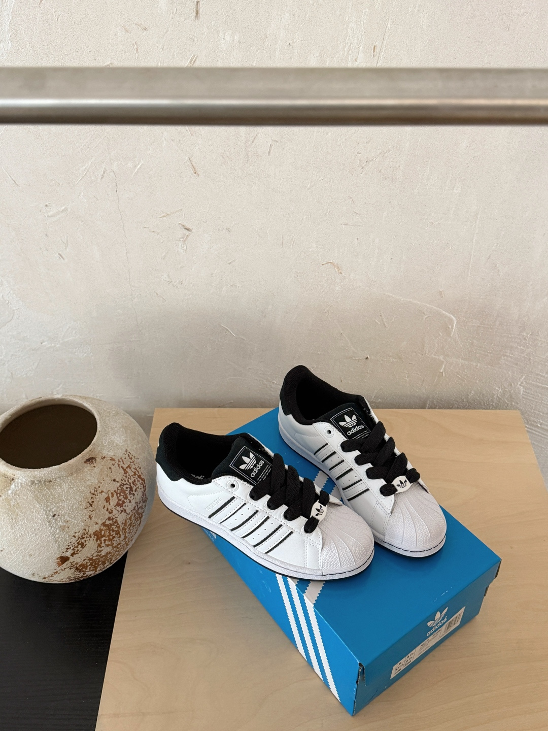 NO:868736,Wide shoelaces, white details (couples), size 35.5 36 36.5 37 38 38.5 39 40 40.5 41 42 42.5 43 44 45, casual shoes/sports shoes, sneakers19860909宽鞋带 白色细节（情侣款） 码数35.5 36 36.5 37 38 38.5 39 40 40.5 41 42 42.5 43 44 45,休闲鞋/运动鞋,sneakers,Women's Shoes