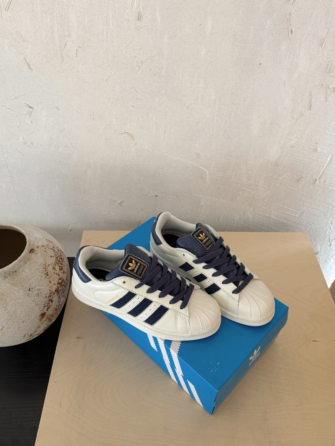NO:868889,White and blue details (couples) Size 35.5 36 36.5 37 38 38.5 39 40 40.5 41 42 42.5 43 44 45, casual shoes/sports shoes, sneakers19860909白蓝细节（情侣款） 码数35.5 36 36.5 37 38 38.5 39 40 40.5 41 42 42.5 43 44 45,休闲鞋/运动鞋,sneakers,Women's Shoes