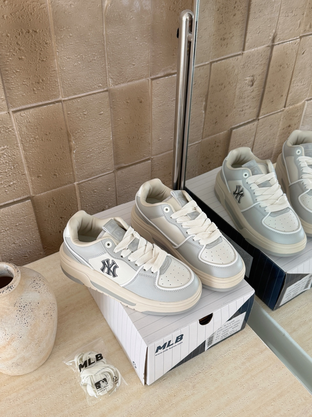 NO:725652,Small NY + gray rice sole details (couples model) Size 36.5 37.5 38 38.5 39 40.5 41 42 42.5 43 44, casual shoes/sports shoes, sneakers19860909小NY+灰色米底细节（情侣款） 码数36.5 37.5 38 38.5 39 40.5 41 42 42.5 43 44,休闲鞋/运动鞋,sneakers,Women's Shoes
