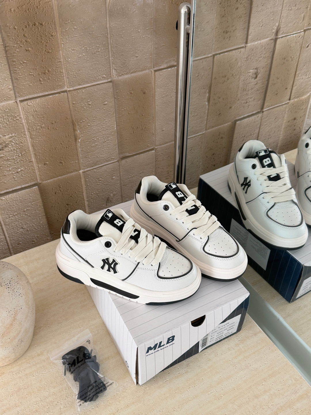 NO:725662,Small NY + white and black details (couples) Size 36.5 37.5 38 38.5 39 40.5 41 42 42.5 43 44, casual shoes/sports shoes, sneakers19860909小NY+白黑色细节（情侣款） 码数36.5 37.5 38 38.5 39 40.5 41 42 42.5 43 44,休闲鞋/运动鞋,sneakers,Women's Shoes