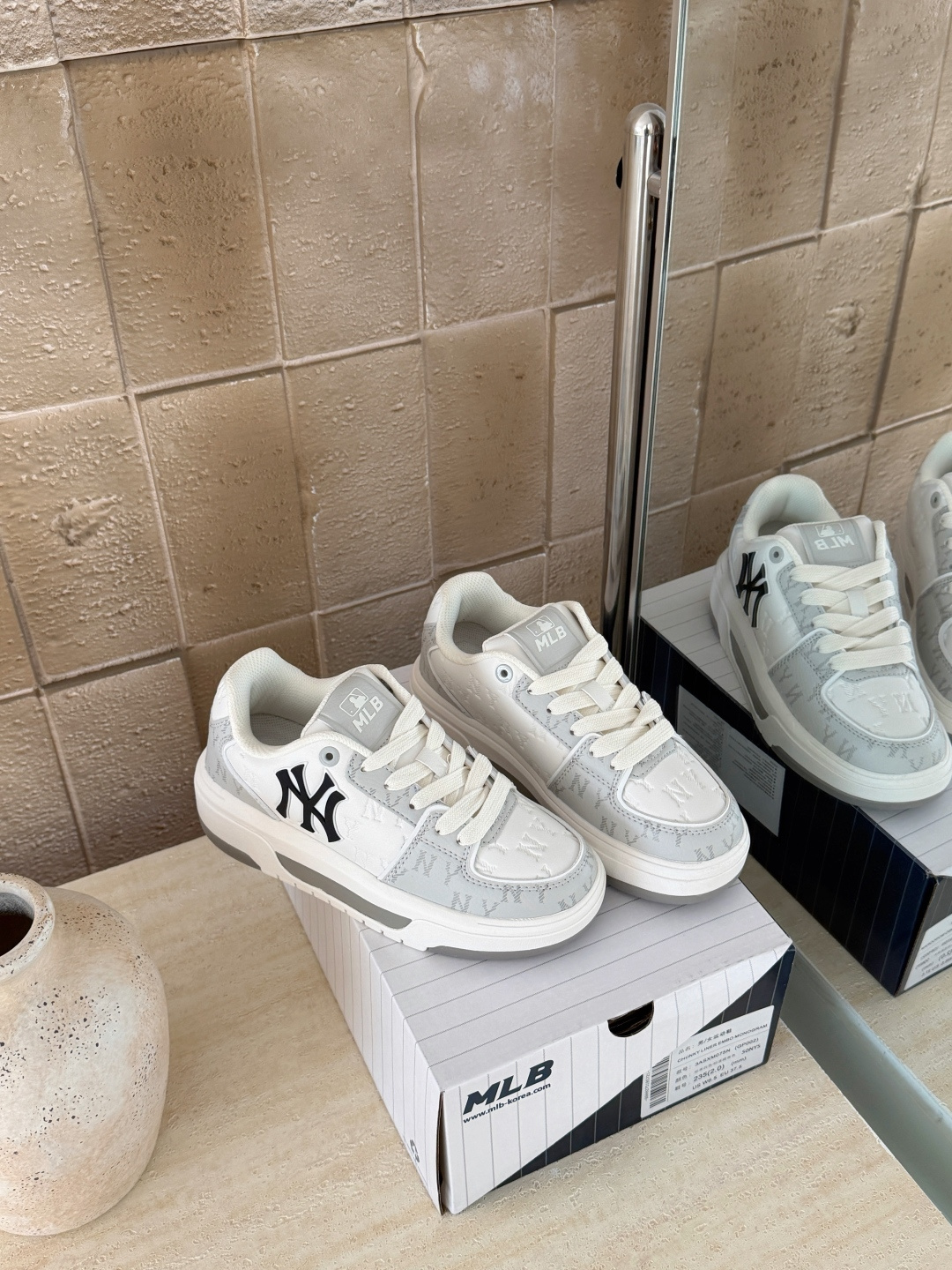 NO:725646,Big NY + gray details (couple model) Size 36.5 37.5 38 38.5 39 40.5 41 42 42.5 43 44, casual shoes/sports shoes, sneakers19860909大NY+灰色细节（情侣款） 码数36.5 37.5 38 38.5 39 40.5 41 42 42.5 43 44,休闲鞋/运动鞋,sneakers,Women's Shoes