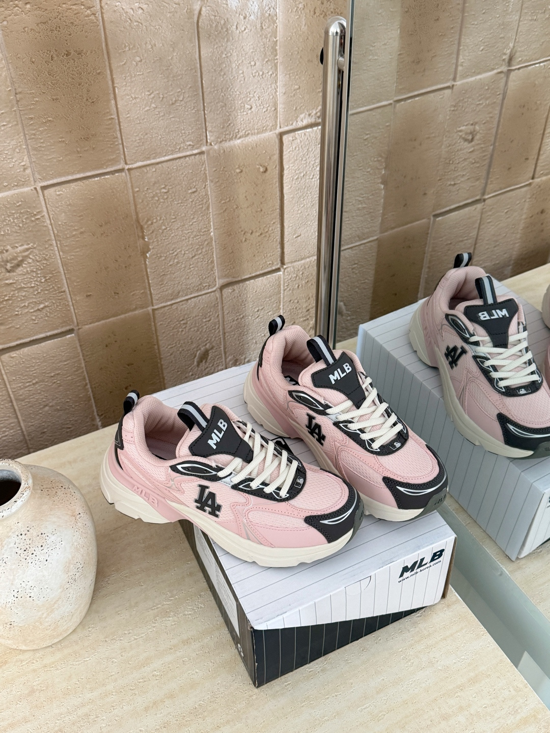 NO:725816,Light pink details (women's size) Size 36.5 37.5 38 38.5 39 40, casual shoes/sports shoes, sneakers19860909浅粉细节（女尺码） 码数36.5 37.5 38 38.5 39 40,休闲鞋/运动鞋,sneakers,Women's Shoes