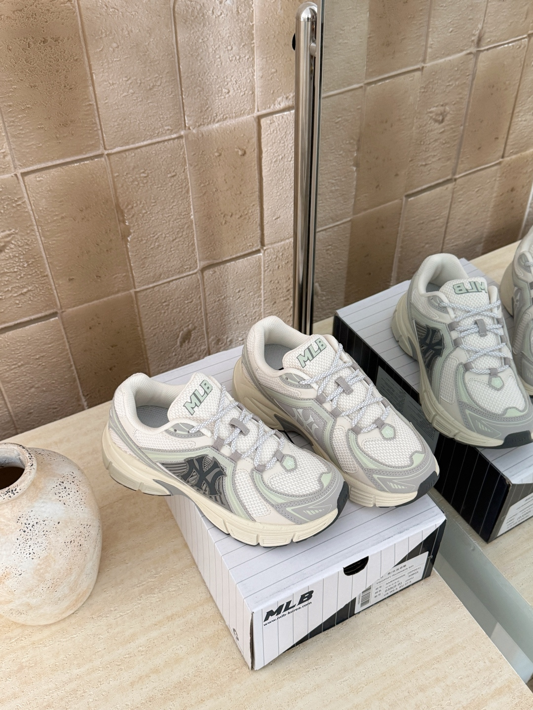 NO:725636,Ivory details (couples) Size 36.5 37.5 38 38.5 39 40.5 41 42 42.5 43 44, casual shoes/sports shoes, sneakers19860909象牙色细节（情侣款） 码数36.5 37.5 38 38.5 39 40.5 41 42 42.5 43 44,休闲鞋/运动鞋,sneakers,Women's Shoes