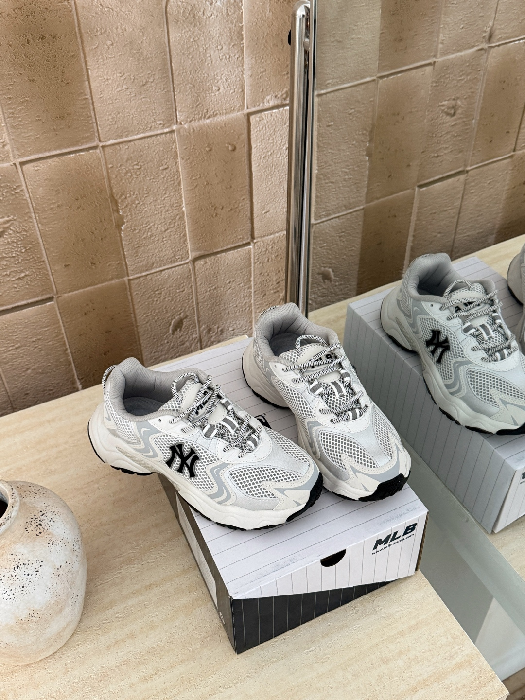 NO:725698,White and black details (couples) Size 36.5 37.5 38 38.5 39 40.5 41 42 42.5 43 44, dad shoes19860909白黑细节（情侣款） 码数36.5 37.5 38 38.5 39 40.5 41 42 42.5 43 44,老爹鞋,Women's Shoes