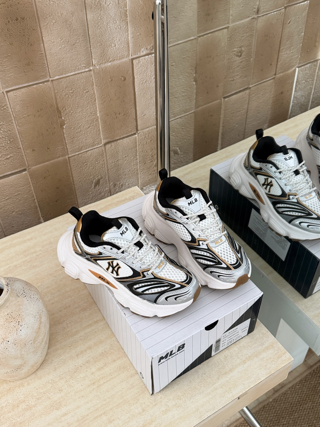 NO:725761,Platinum details (couples model) Size 36.5 37.5 38 38.5 39 40.5 41 42 42.5 43 44, dad shoes19860909白金细节（情侣款） 码数36.5 37.5 38 38.5 39 40.5 41 42 42.5 43 44,老爹鞋,Women's Shoes