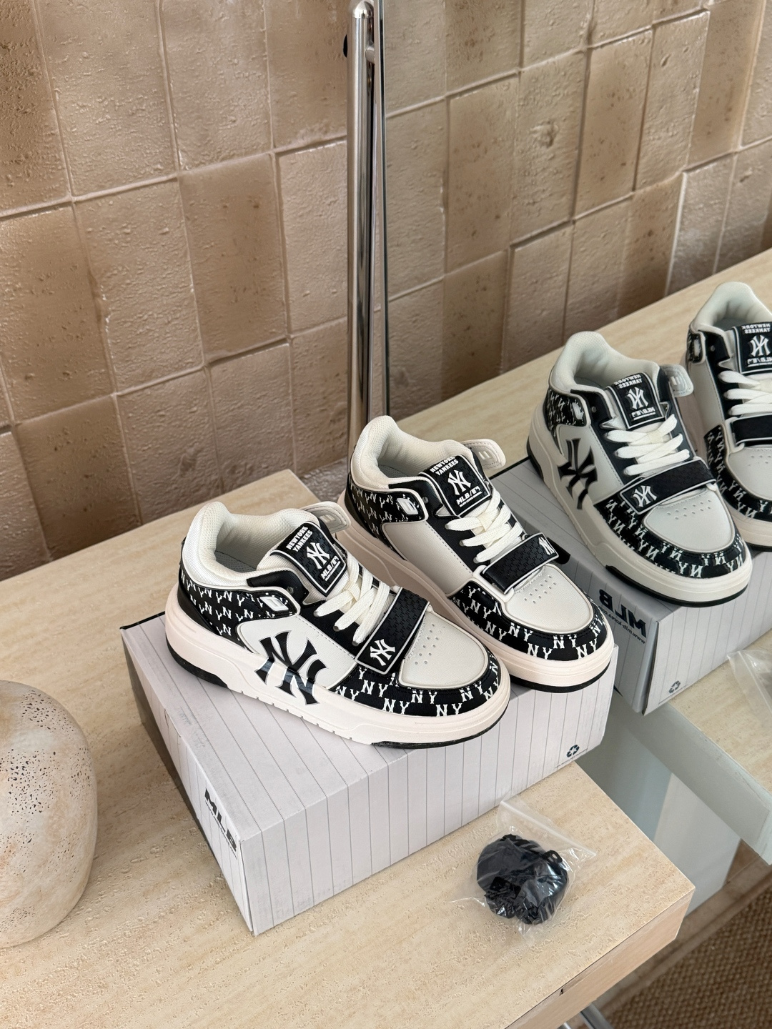 NO:725851,Little NY-printed black details (couple style) size 36.5 37.5 38 38.5 39 40.5 41 42 42.5 43 44, casual shoes/sports shoes, sneakers19860909小NY-印花黑色细节（情侣款） 码数36.5 37.5 38 38.5 39 40.5 41 42 42.5 43 44,休闲鞋/运动鞋,sneakers,Women's Shoes