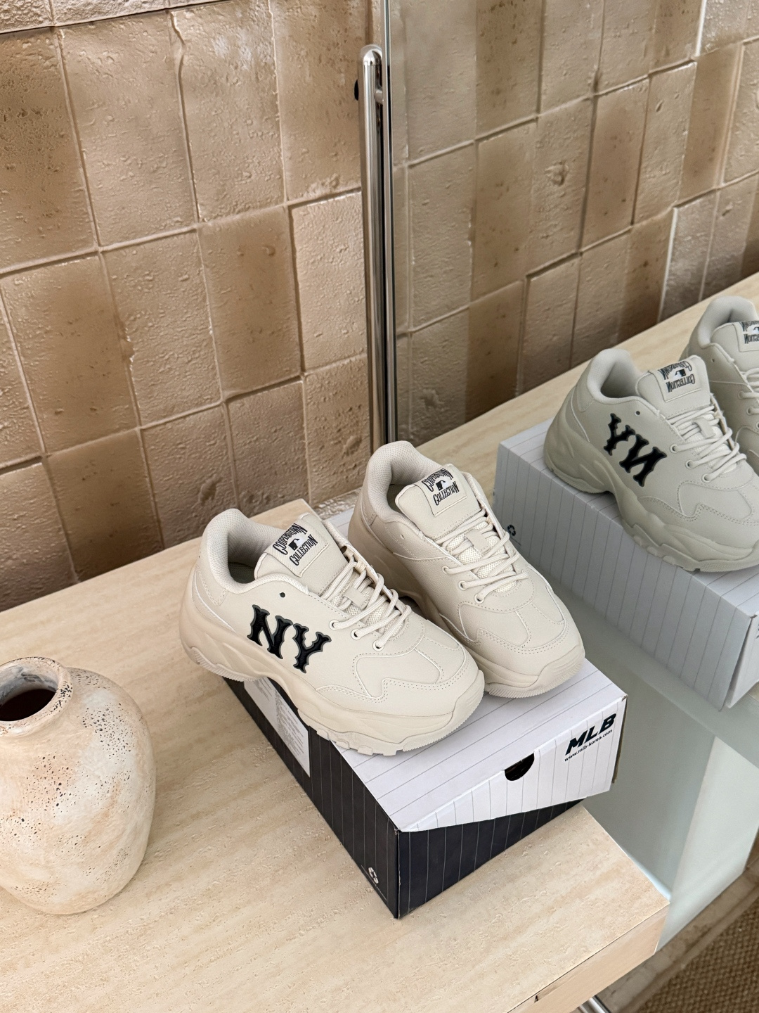 NO:725807,Beige + black NY letter details (couple model) Size 36.5 37.5 38 38.5 39 40.5 41 42 42.5 43 44, casual shoes/sports shoes, sneakers19860909米色+黑NY字母细节（情侣款） 码数36.5 37.5 38 38.5 39 40.5 41 42 42.5 43 44,休闲鞋/运动鞋,sneakers,Women's Shoes