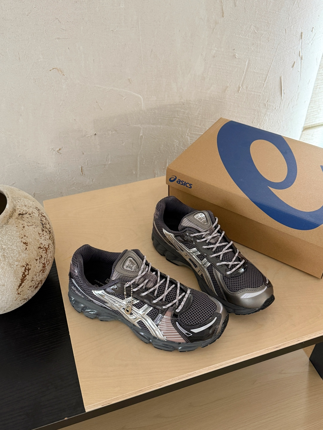 NO:726004,Black and silver details (men's size) Size 40 40.5 41.5 42 42.5 43.5 44 45, casual shoes/sports shoes, sneakers19860909黑银细节（男尺码） 码数40 40.5 41.5 42 42.5 43.5 44 45,休闲鞋/运动鞋,sneakers,Women's Shoes