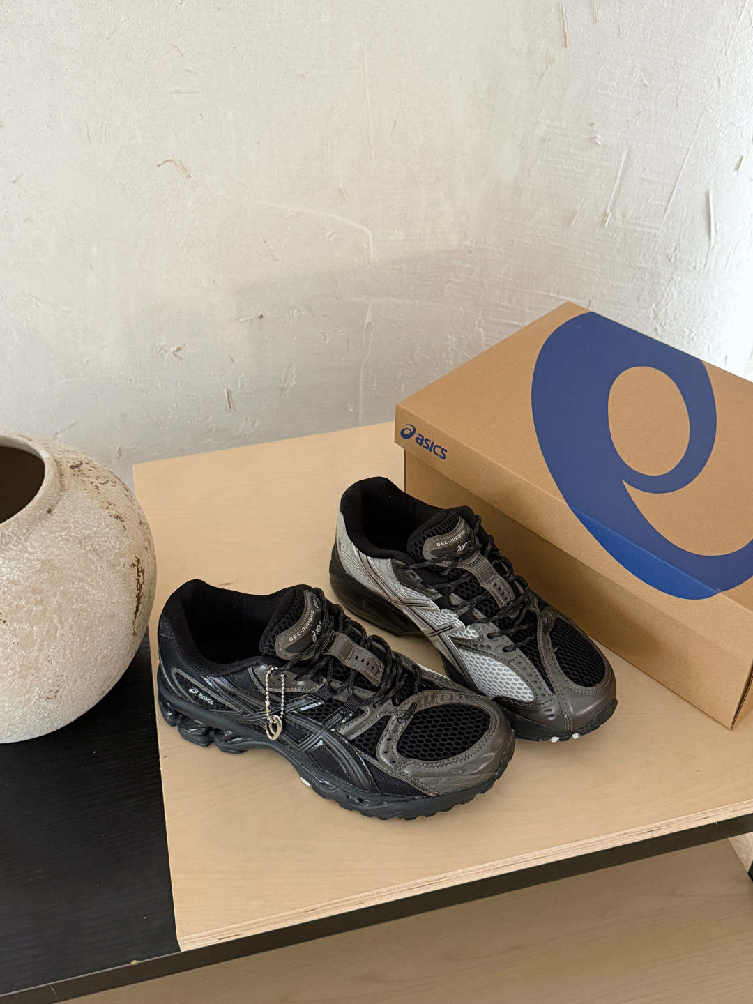 NO:725919,Black, white details on the inside (couple model) Size 36 37 37.5 38 39 39.5 40 40.5 41.5 42 42.5 43.5 44 45, casual shoes/sports shoes, sneakers19860909黑、内侧白细节（情侣款） 码数36 37 37.5 38 39 39.5 40 40.5 41.5 42 42.5 43.5 44 45,休闲鞋/运动鞋,sneakers,Women's Shoes