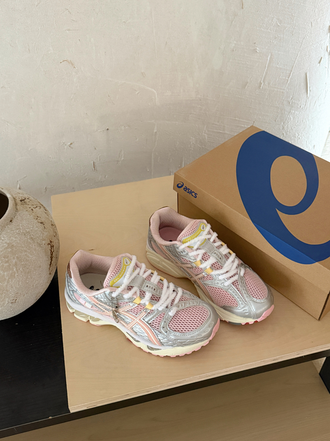 NO:725959,Pink details (women's size) Size 36 37 37.5 38 39 39.5 40, casual shoes/sports shoes, sneakers19860909粉色细节（女尺码） 码数36 37 37.5 38 39 39.5 40,休闲鞋/运动鞋,sneakers,Women's Shoes