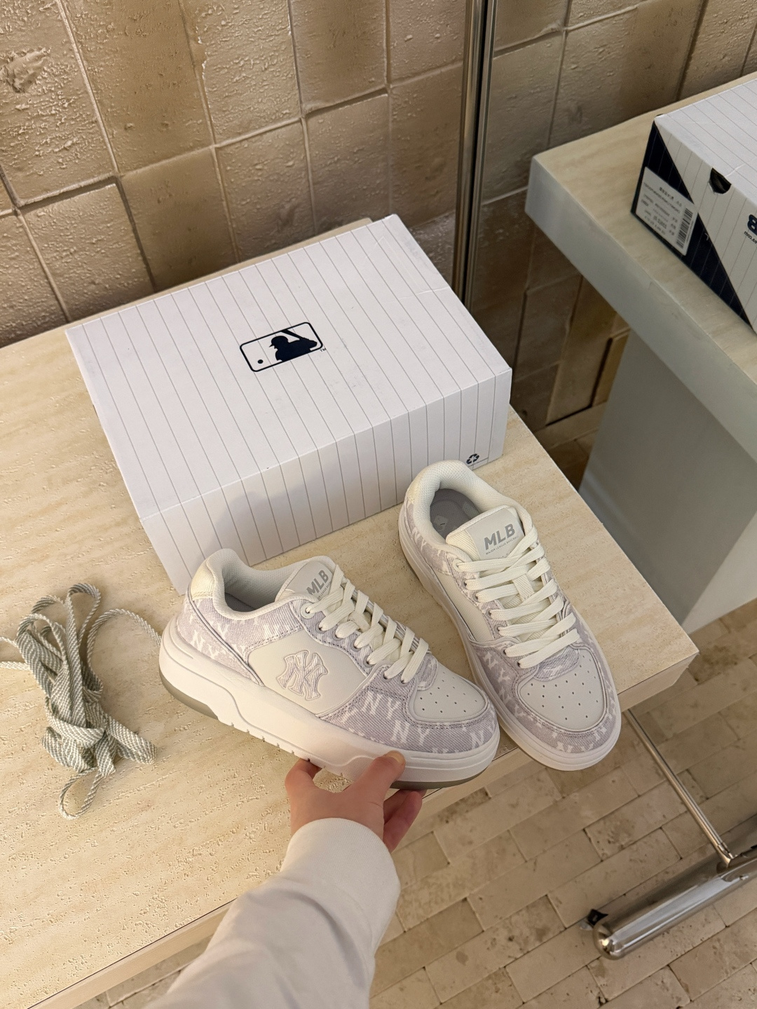 NO:725848,Denim gray details (couples model) Size 36.5 37.5 38 38.5 39 40.5 41 42 42.5 43 44, casual shoes/sports shoes, sneakers19860909牛仔灰细节（情侣款） 码数36.5 37.5 38 38.5 39 40.5 41 42 42.5 43 44,休闲鞋/运动鞋,sneakers,Women's Shoes