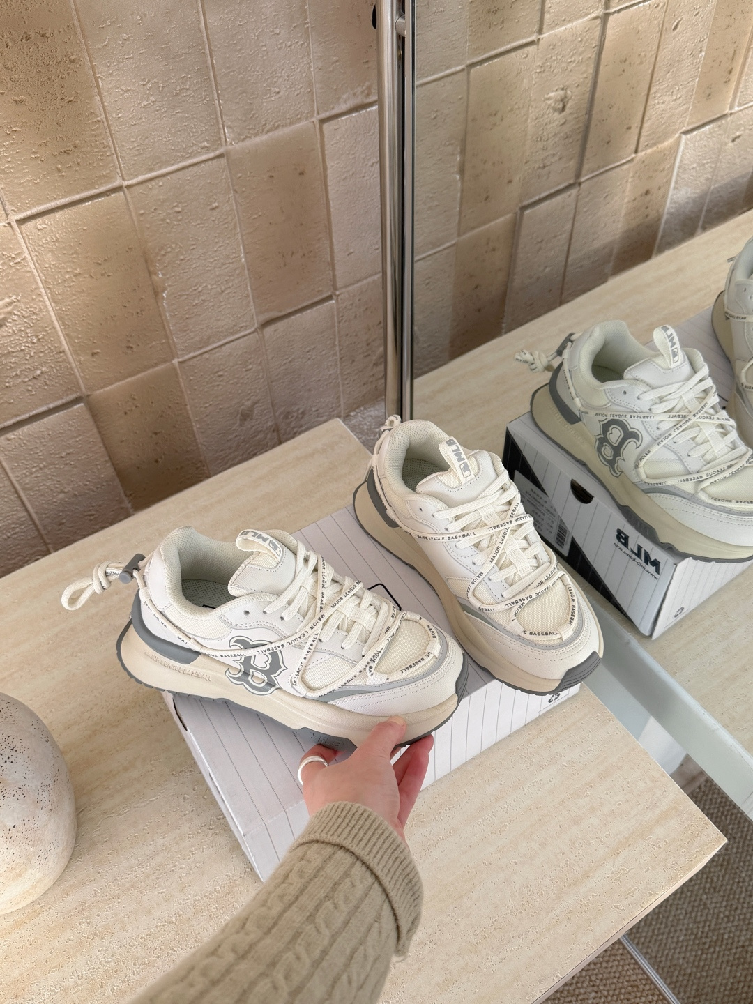 NO:725753,Gray details (couples) Size 36.5 37.5 38 38.5 39 40.5 41 42 42.5 43 44, casual shoes/sports shoes, sneakers19860909灰色细节（情侣款） 码数36.5 37.5 38 38.5 39 40.5 41 42 42.5 43 44,休闲鞋/运动鞋,sneakers,Women's Shoes