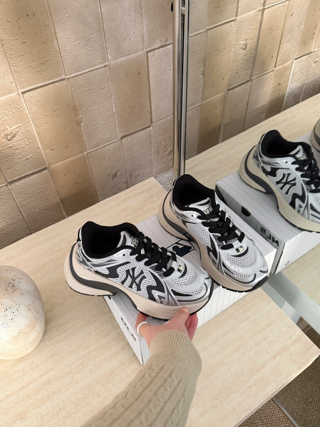 NO:725875,Millennium Silver Details (Women's Size) Size 36.5 37.5 38 38.5 39 40.5, casual shoes/sports shoes, sneakers19860909千禧银细节（女尺码） 码数36.5 37.5 38 38.5 39 40.5,休闲鞋/运动鞋,sneakers,Women's Shoes