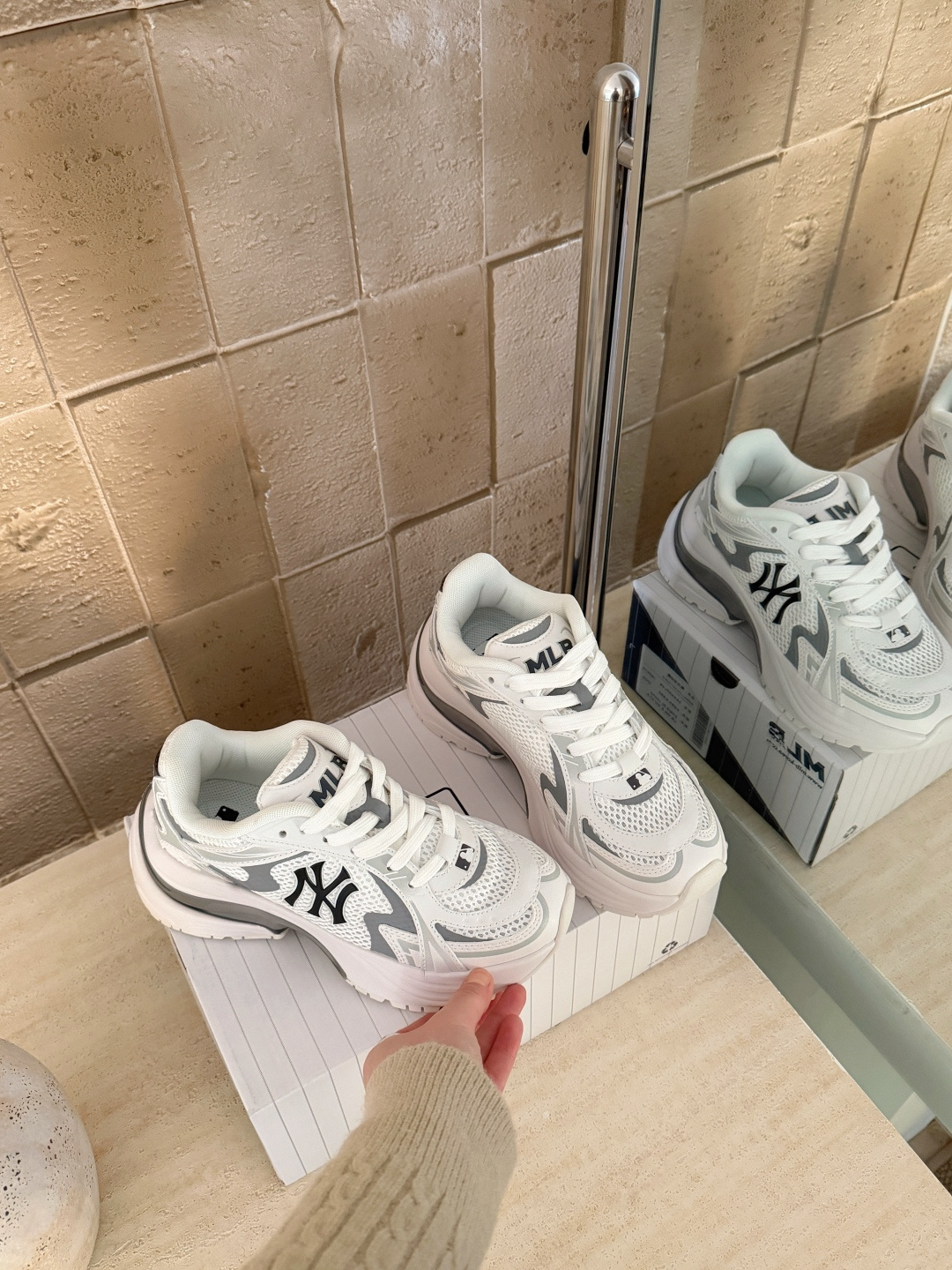 NO:725891,Pioneer white details (women's size) size 36.5 37.5 38 38.5 39 40.5, casual shoes/sports shoes, sneakers19860909先锋白细节（女尺码） 码数36.5 37.5 38 38.5 39 40.5,休闲鞋/运动鞋,sneakers,Women's Shoes