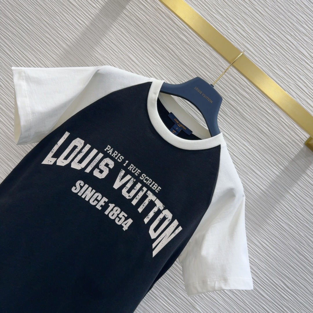 Louis Vuitton Women's 2025SS Stylish Logo T-Shirt, Versatile and Chic 3 cmp i1740384001472 2510 0 1