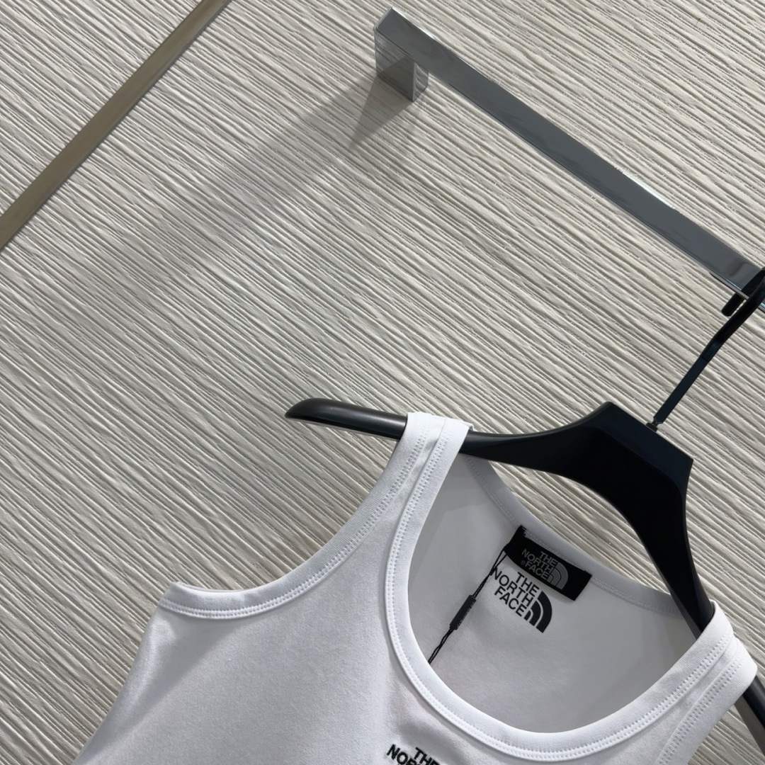 2025 North Face Vest: Stylish and Functional for Bad-Ass Women - 图片 3