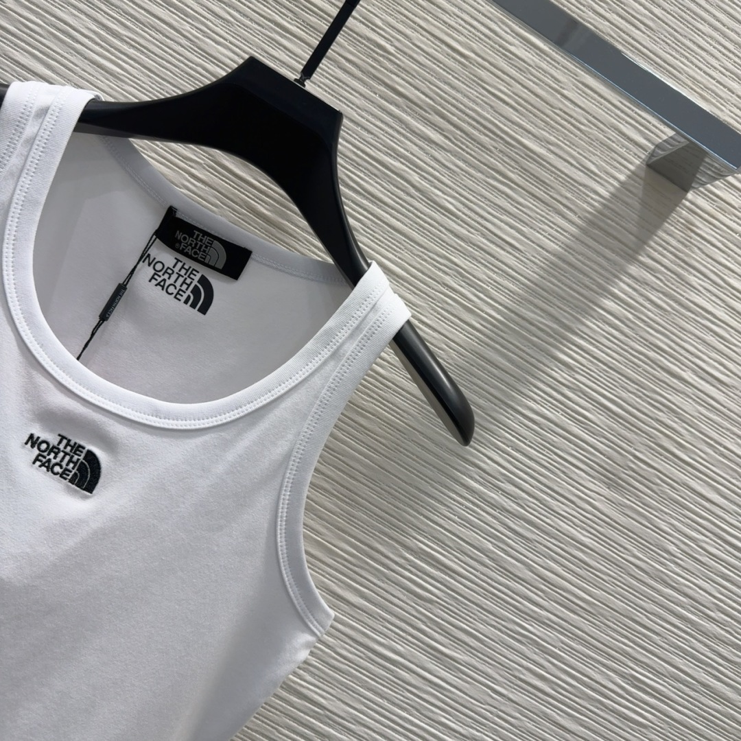 2025 North Face Vest: Stylish and Functional for Bad-Ass Women - 图片 4