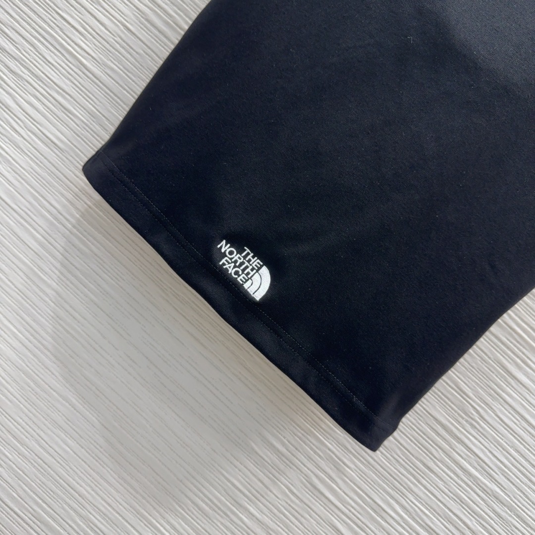 2025SS North Face: Bad-Ass Woman’s Essential Vest for Versatile Style - 图片 8