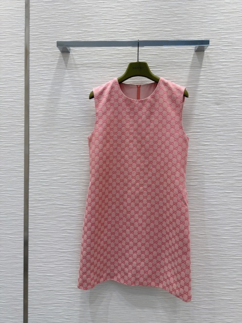 Gucci 2025SS Pink Monogram Sleeveless Dress - Retro Chic, Flattering Fit 1 Gucci 2025SS Pink Monogram Sleeveless Dress - Retro Chic, Flattering Fit