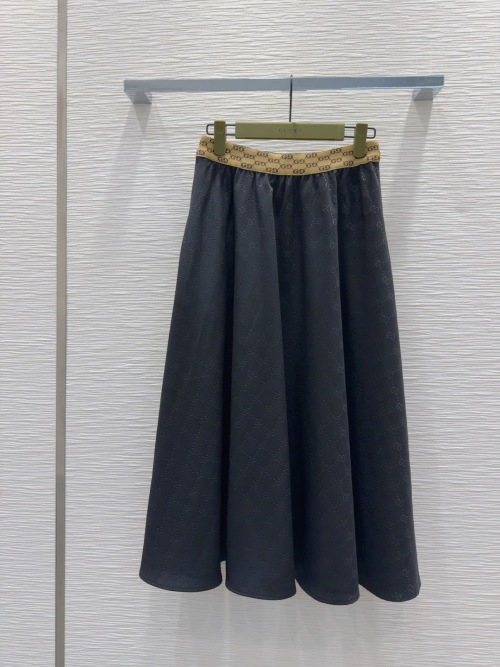 Gucci 2025SS New Skirt - Elegant, High-Quality Fabric, Timeless Style 1 Gucci 2025SS New Skirt - Elegant, High-Quality Fabric, Timeless Style