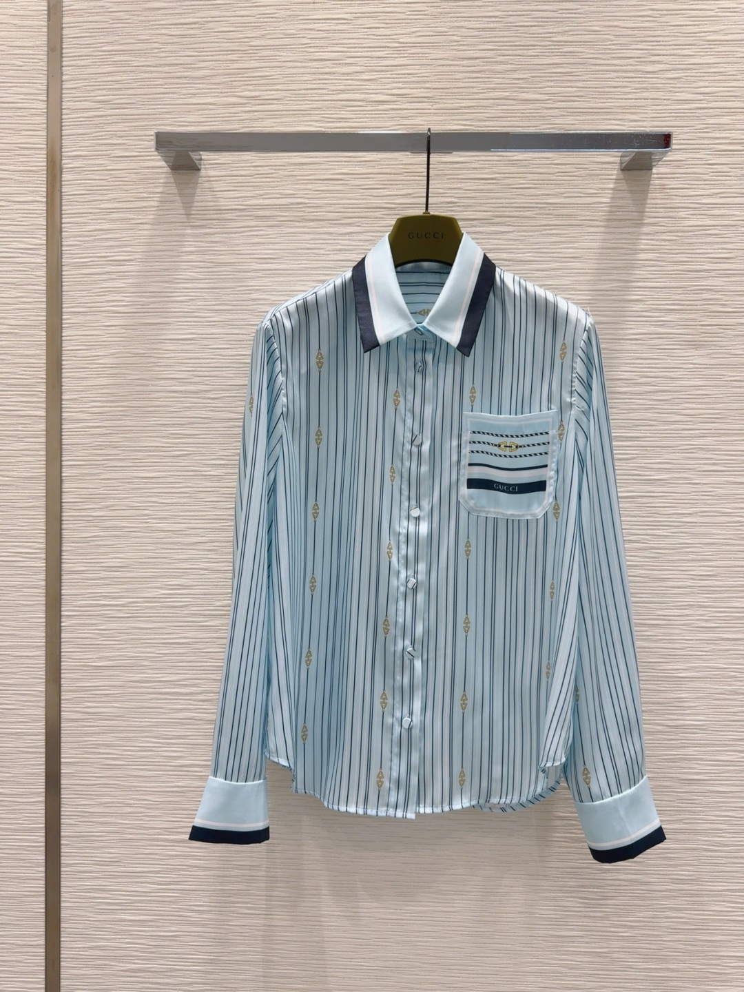 Gucci 2025SS Striped Silk Shirt - A Classic & Stylish Wardrobe Staple