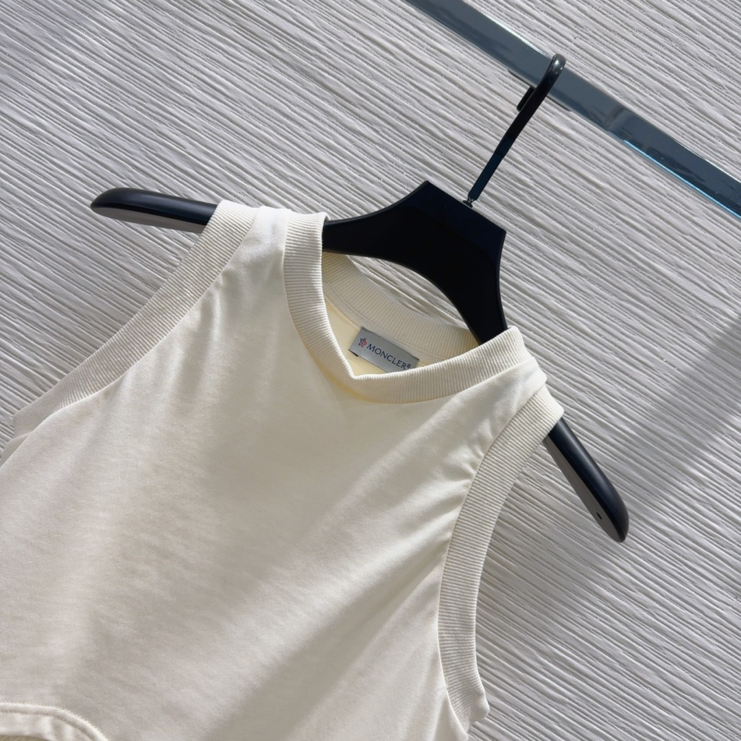 High-Quality One-Size-Fits-All Female Outfit: P759 Moncle 2025SS Suit Review - 图片 3