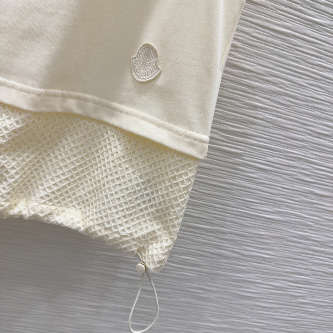 High-Quality One-Size-Fits-All Female Outfit: P759 Moncle 2025SS Suit Review - 图片 4