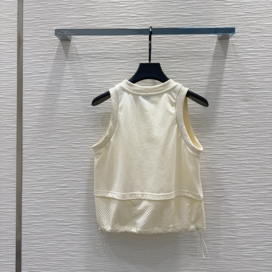 High-Quality One-Size-Fits-All Female Outfit: P759 Moncle 2025SS Suit Review - 图片 9