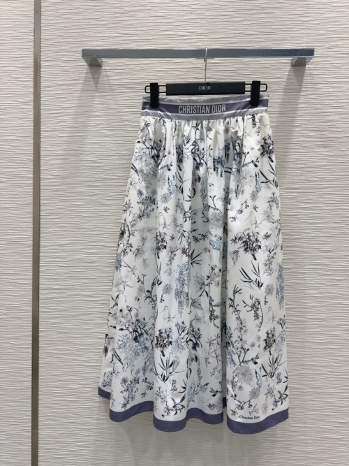 Dior Floral Print Midi Skirt - Elegant and Versatile, 2025 Spring Collection 1 Dior Floral Print Midi Skirt - Elegant and Versatile, 2025 Spring Collection