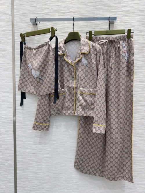 Gucci Monogram Pajama Set: Vintage-Inspired Loungewear for Women - S, M, L 1 Gucci Monogram Pajama Set: Vintage-Inspired Loungewear for Women - S, M, L
