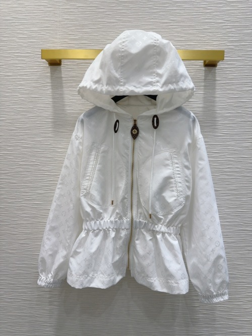 Louis Vuitton 2025SS Sunscreen Jacket - Advanced Texture, Stylish Design 1 Louis Vuitton 2025SS Sunscreen Jacket - Advanced Texture, Stylish Design