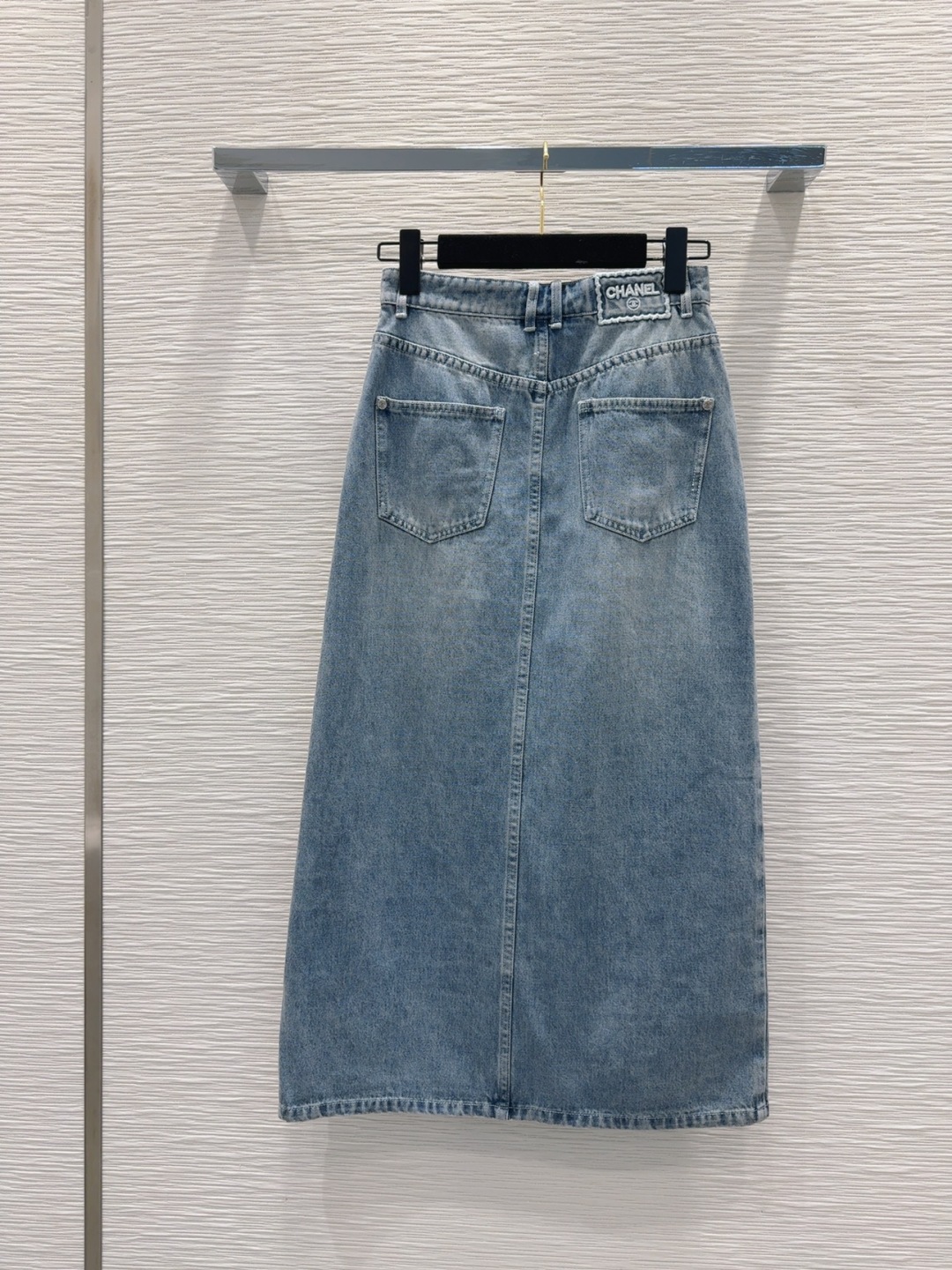 Chanel 2025SS Vintage Denim Skirt - High-Waisted, Distressed, and Versatile 10 cmp i1747658051045 5168 0 6