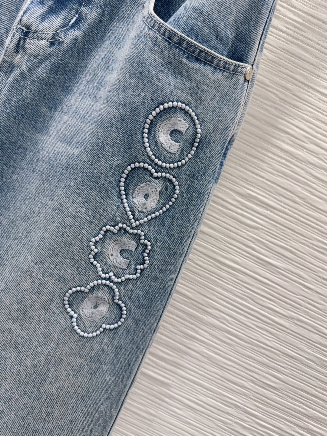 Chanel 2025SS Vintage Denim Skirt - High-Waisted, Distressed, and Versatile 5 cmp i1747658051046 9866 0 7