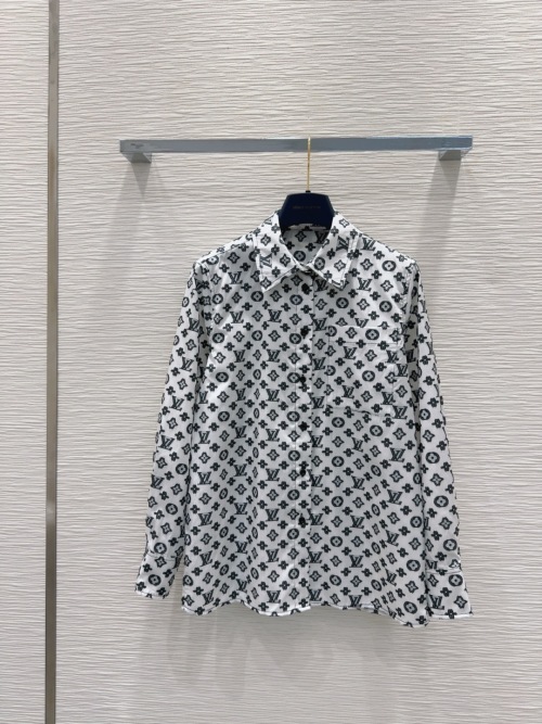 Louis Vuitton Monogram Print Shirt - Stylish & Versatile 2025 Spring Collection 1 Louis Vuitton Monogram Print Shirt - Stylish & Versatile 2025 Spring Collection