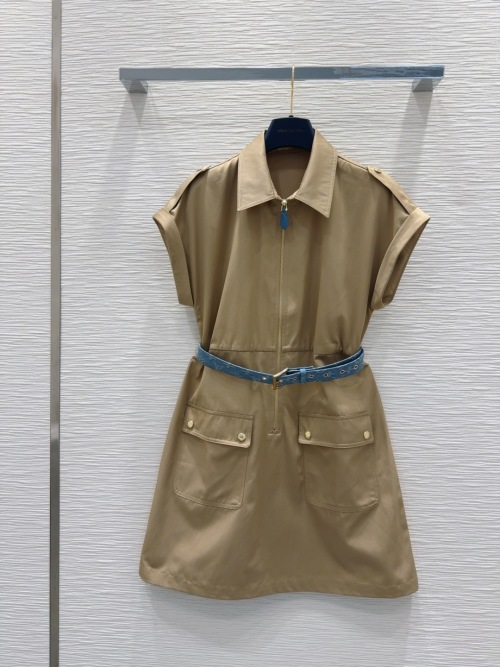 Louis Vuitton 2025SS Khaki Mini Dress with Belt, Fashionable and Chic 1 Louis Vuitton 2025SS Khaki Mini Dress with Belt, Fashionable and Chic