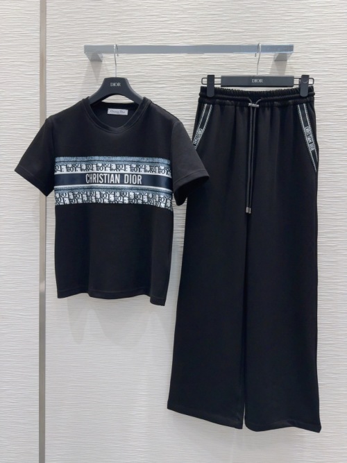 Dior Black Casual Two-Piece Set, Fashionable and Comfortable, 2025 Spring 1 Dior Black Casual Two-Piece Set, Fashionable and Comfortable, 2025 Spring