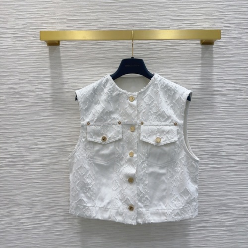 Louis Vuitton 2025SS Monogram Textured Vest with Custom Hardware 1 Louis Vuitton 2025SS Monogram Textured Vest with Custom Hardware