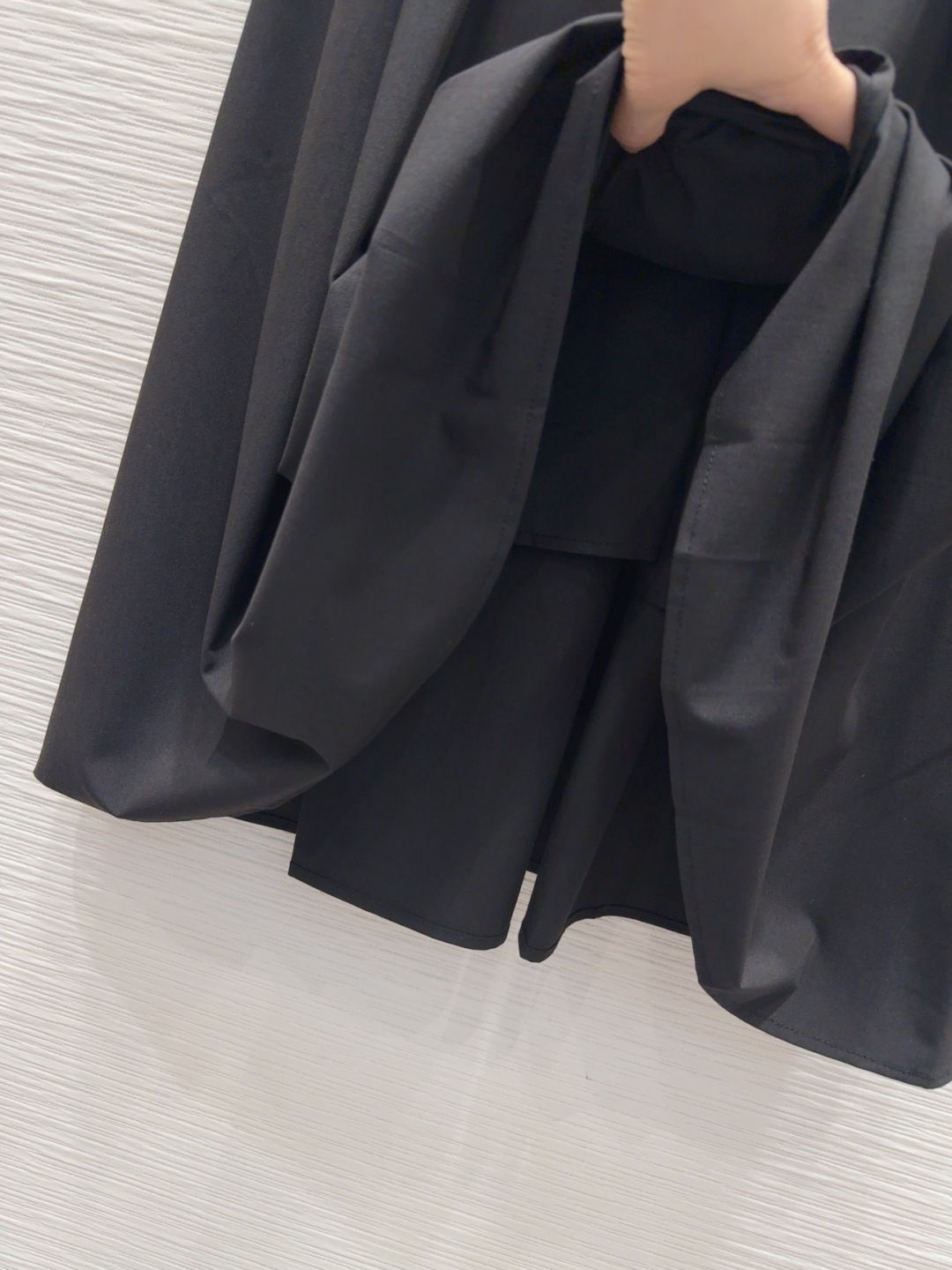 Louis Vuitton 2025SS Elegant Midi Dress - Luxurious & Refined 6 cmp i1748337595142 5142 0 7