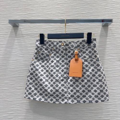 Louis Vuitton Jacquard Mini Skirt - Chic, Designer Style, Perfect for 2025 1 Louis Vuitton Jacquard Mini Skirt - Chic, Designer Style, Perfect for 2025