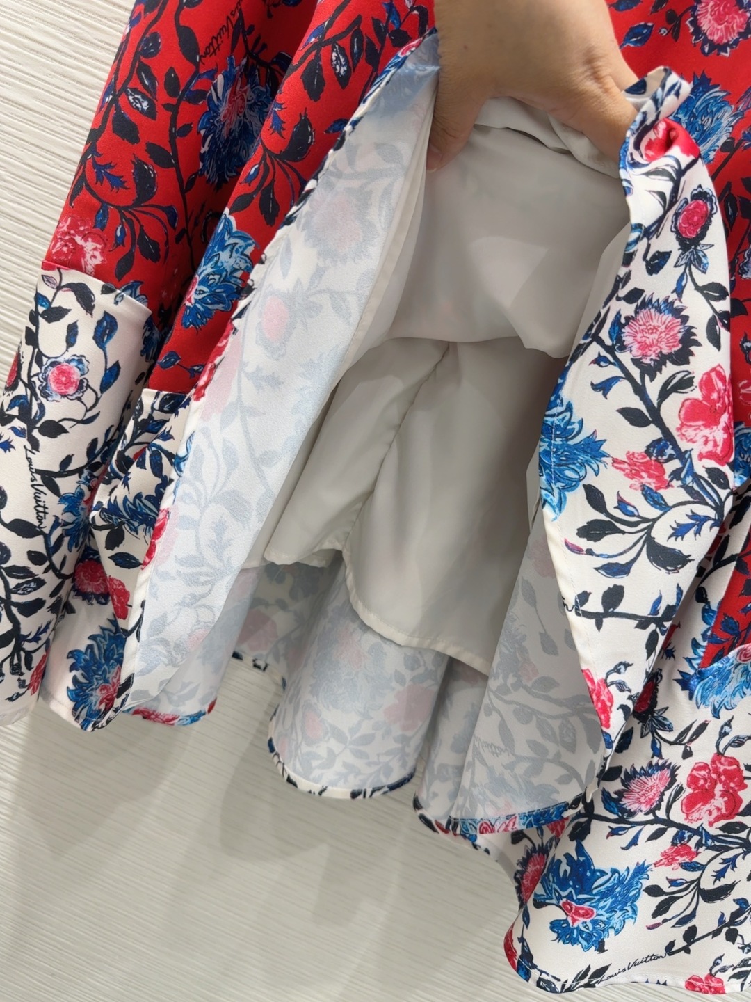 🛍️ Louis Vuitto* 👑2025SS新款 经典Monograw上身就是满满的时髦高级感 巨拉
