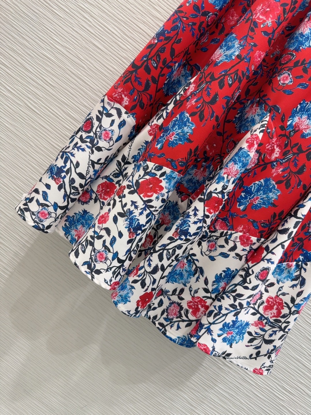 🛍️ Louis Vuitto* 👑2025SS新款 经典Monograw上身就是满满的时髦高级感 巨拉