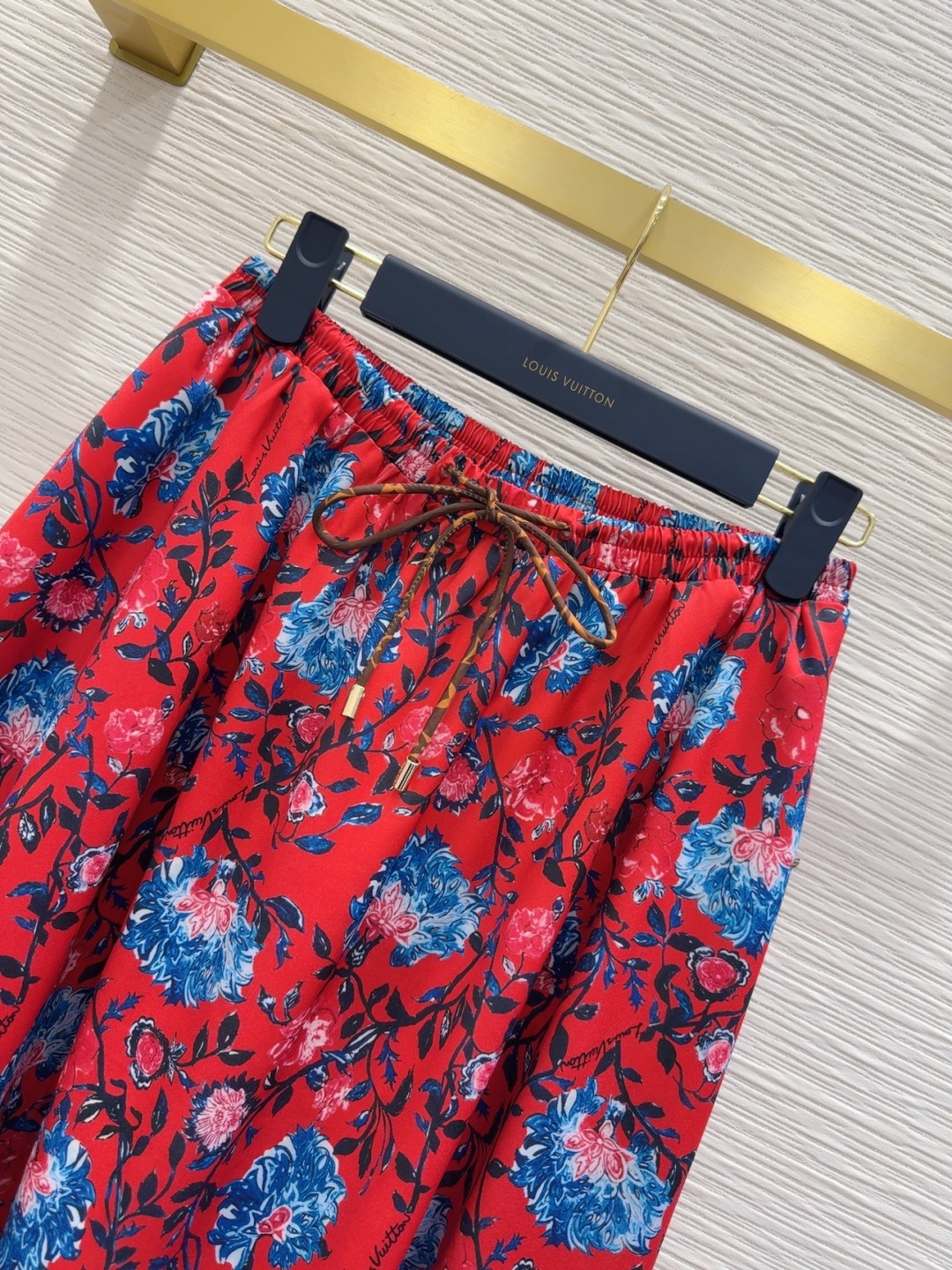🛍️ Louis Vuitto* 👑2025SS新款 经典Monograw上身就是满满的时髦高级感 巨拉