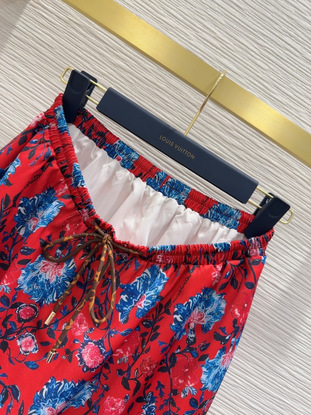 🛍️ Louis Vuitto* 👑2025SS新款 经典Monograw上身就是满满的时髦高级感 巨拉
