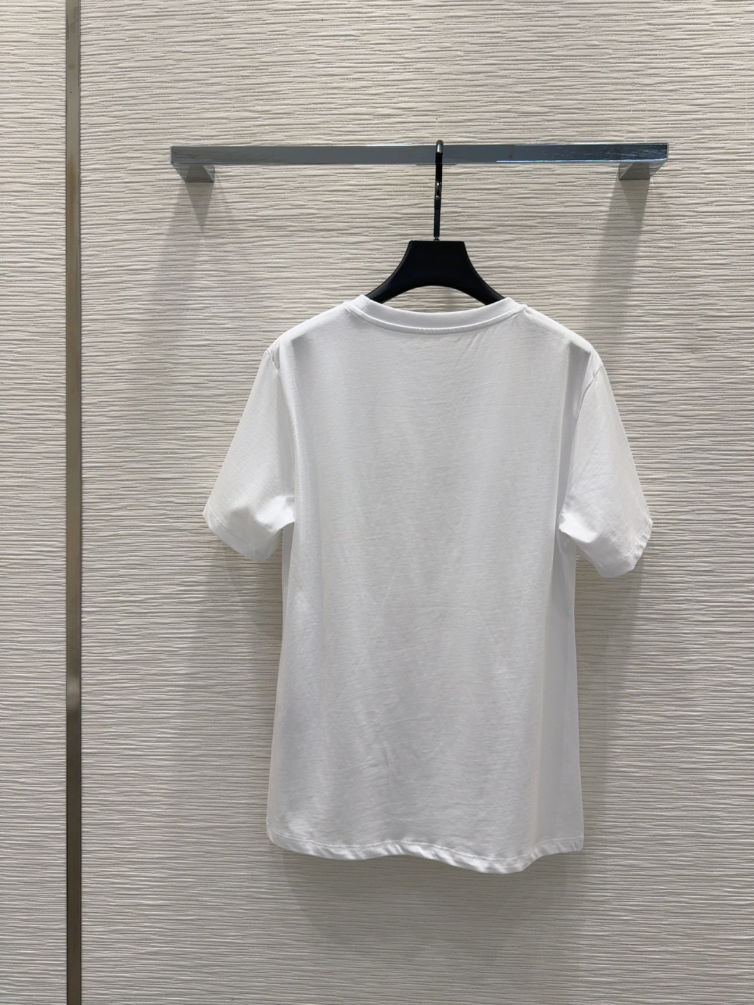Louis Vuitton 2025SS T-Shirt | Modern & Elegant | High-Density Cotton 10 cmp i1749020427643 3976 0 8