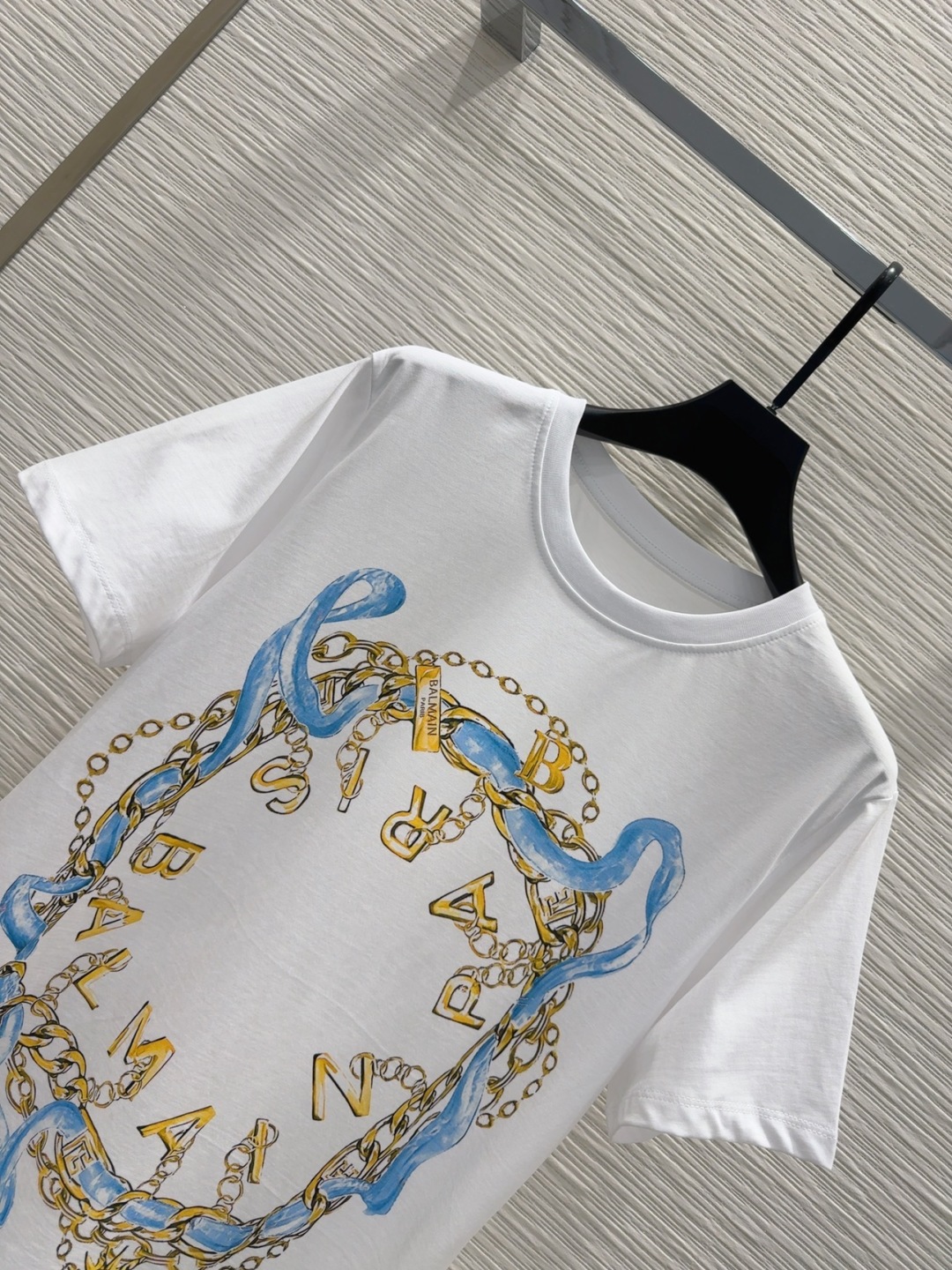 Louis Vuitton 2025SS T-Shirt | Modern & Elegant | High-Density Cotton 3 cmp i1749020427644 4862 0 1