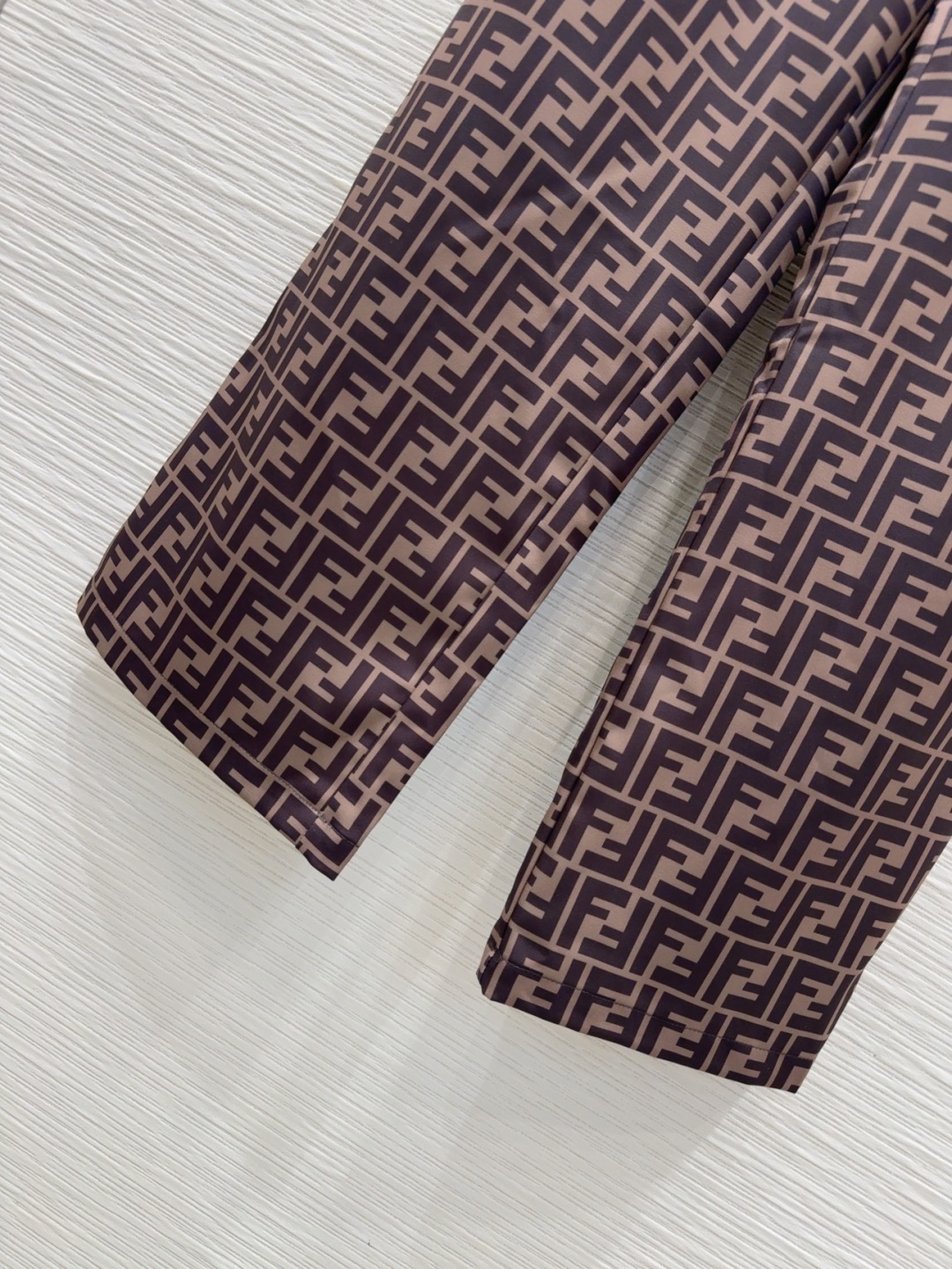 Fendi 2025SS Women's Pants - Stylish, Comfortable, and Versatile 7 cmp i1749033787998 2495 0 3