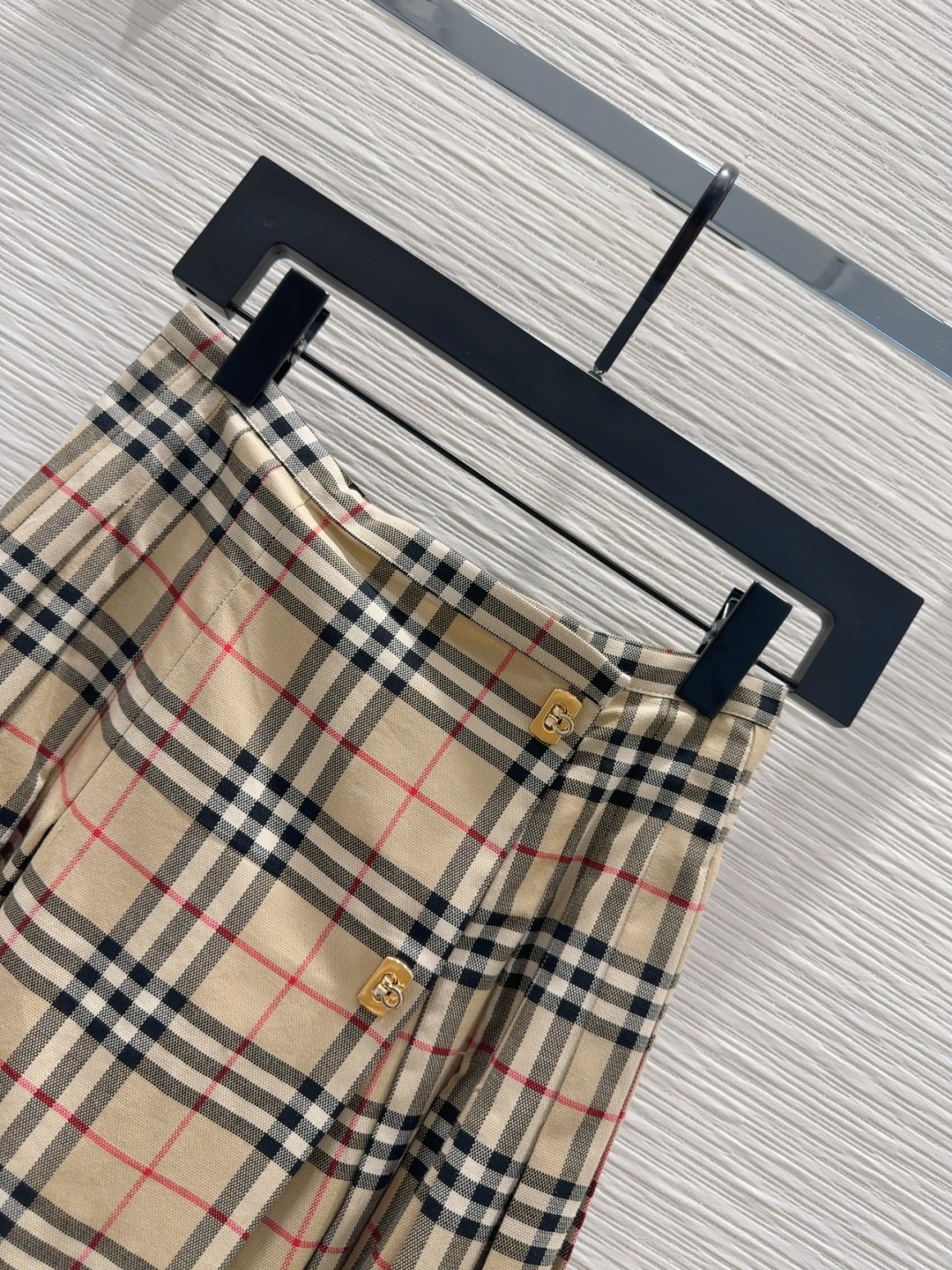 2025SS Burberry Female Clothes: Elegant British Fashion for Daily Wear - 图片 2