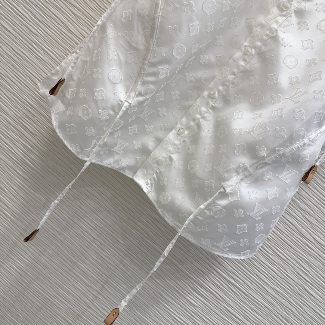 Louis Vuitton 2025SS Female Suit: Original Design with Custom Details and High-Quality Materials - 图片 5